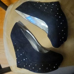 SM New York Wedges Size 8.5